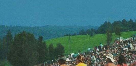 Müziğin Hüküm Sürdüğü Yerler: Dünyanın En Büyük ve En İkonik Rock Festivalleri