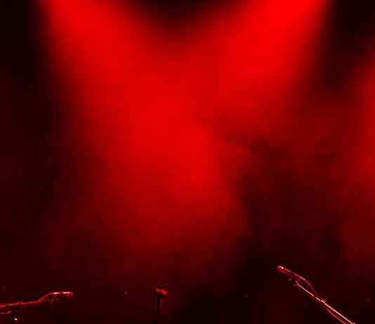 Elektronik Davul Setleri vs. Akustik Davullar – Modern Davulculuğun İki Yolu