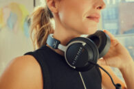 PIC_DJ300PRO-X-CLUB_25-09_Over-Ear-Moodshoot-Neck_v1-370×247