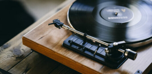 Analog Sesin Doğası: Neden Daha “Sıcak” Duyulur?