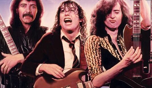 Gibson Les Paul vs. Gibson SG – Hangi Efsane Sizin Ruhunuzu Yansıtıyor?