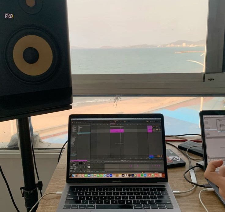 Ableton Live vs. FL Studio: Müzik Prodüksiyonu İçin Teknik Karşılaştırma Rehberi