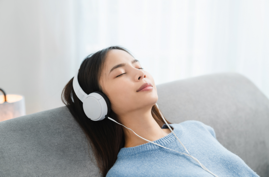 Müzik ve Uyku: Melodilerin Dinlendirici Gücü ve Uyku Kalitesi Üzerindeki Etkileri