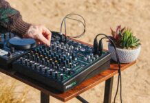 DJ’liğe Başlarken İhtiyacınız Olan Temel Ekipmanlar ve Teknik İpuçları