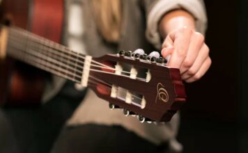 Klasik Gitar ve Elektro Klasik Gitar Karşılaştırması: Yapısal ve İşlevsel Farklar