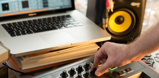 Dijital Müzik Üretiminde Yapay Zeka: Üretim Sürecinde Yeni Bir Asistan