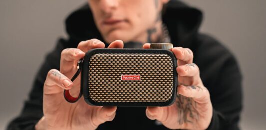 Cebinize Sığan Devasa Ses Duvarı: Positive Grid Spark GO Akıllı Gitar Amfisi İncelemesi