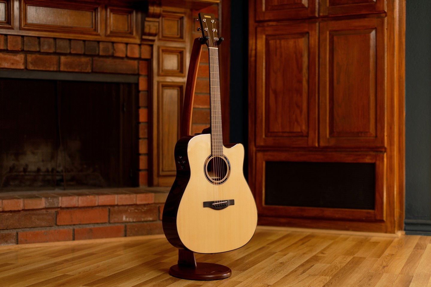 Akustik Devrimde Yeni Dönem: Yamaha TAG1C TransAcoustic Akustik Gitar İncelemesi